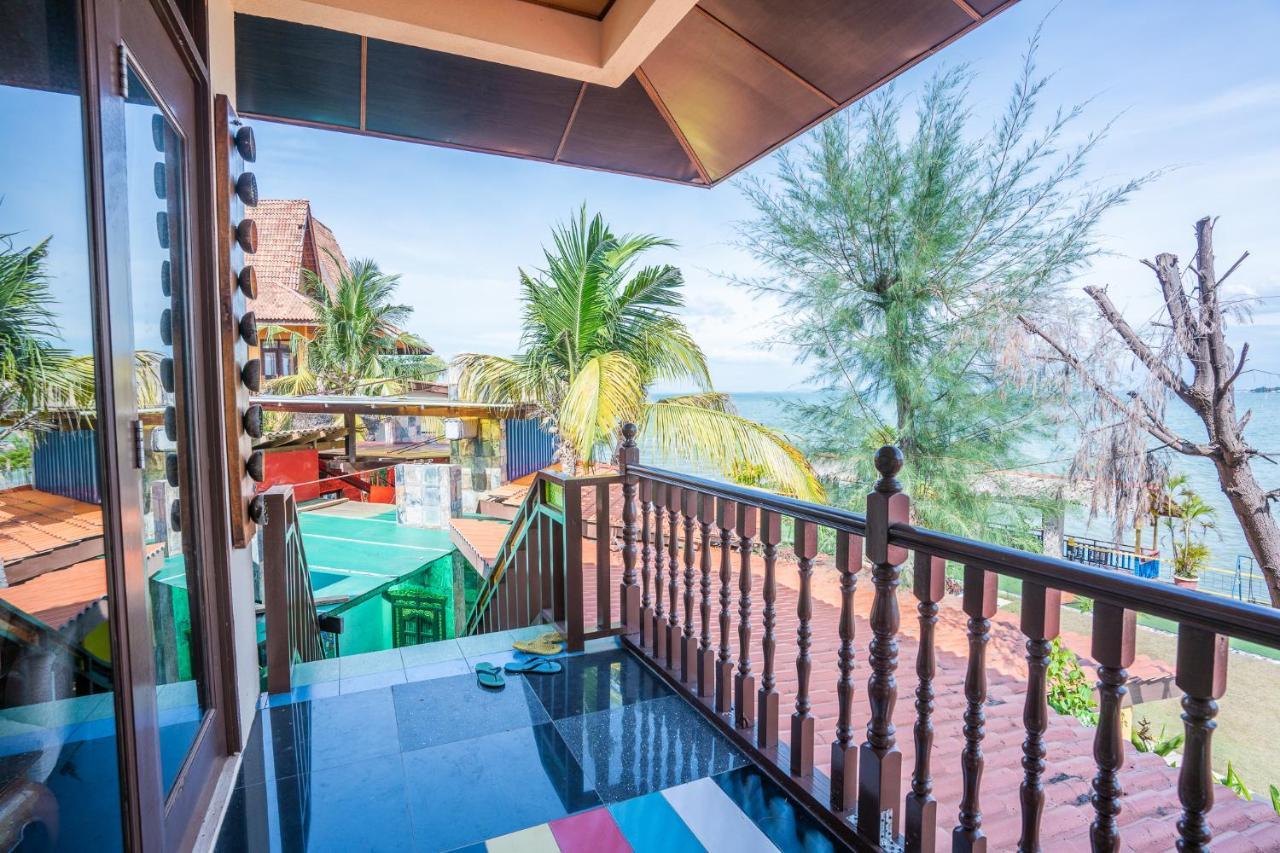 Lost Paradise Resort Batu Ferringhi Extérieur photo