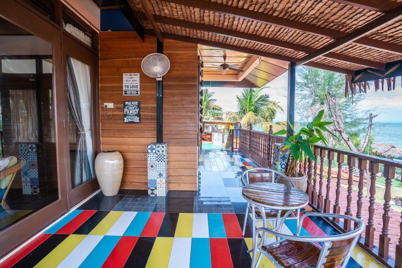 Lost Paradise Resort Batu Ferringhi Extérieur photo