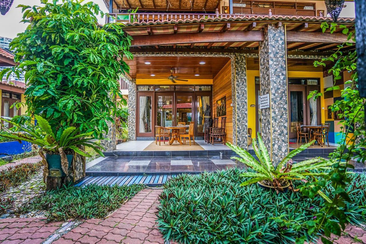Lost Paradise Resort Batu Ferringhi Extérieur photo