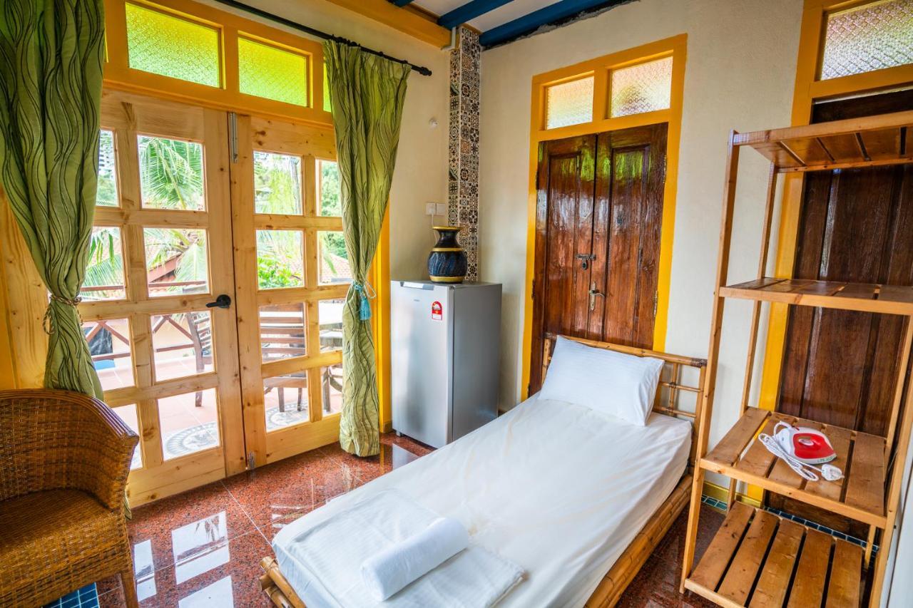 Lost Paradise Resort Batu Ferringhi Extérieur photo